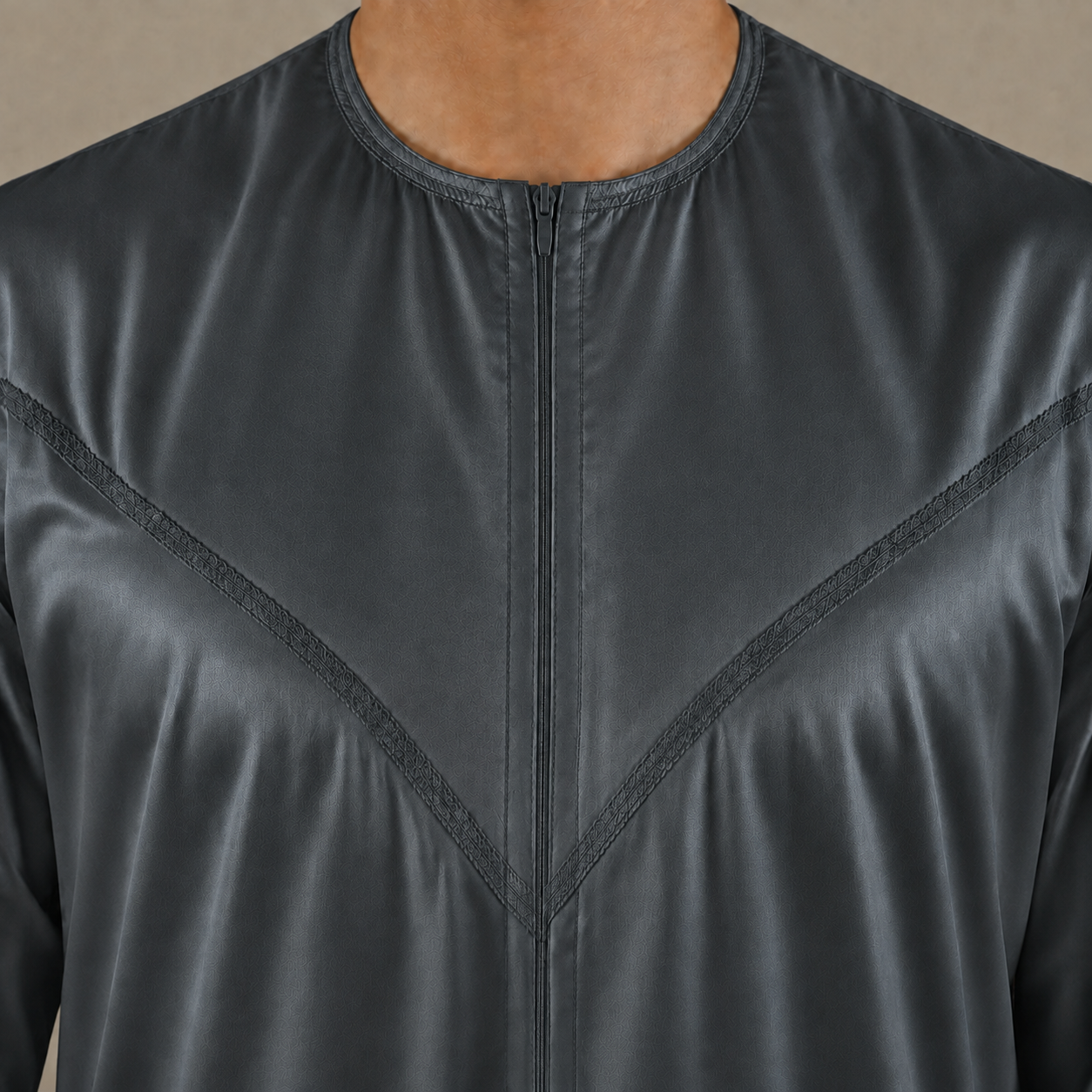 Silky dark-grey men's jubba thobe – zip neckline