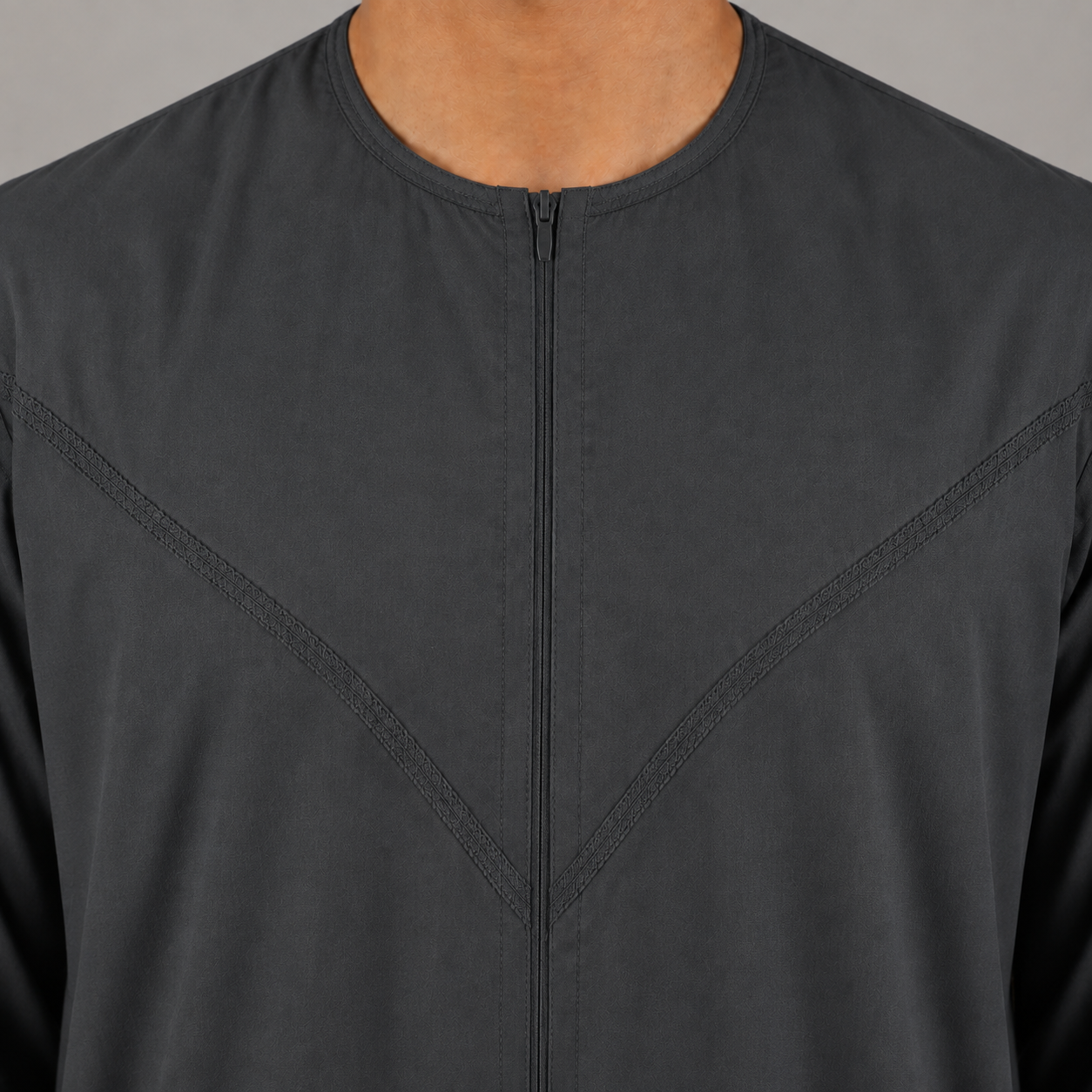 Dark-grey cotton-look men's jubba – zip neckline detail