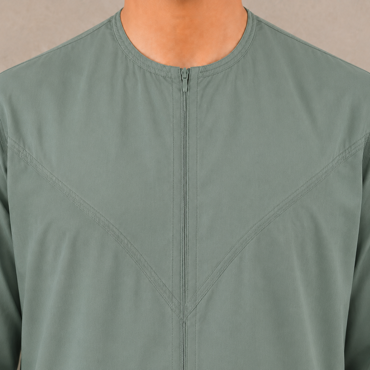 Sage Green cotton-look men's zip jubba without tassel – neckline detail